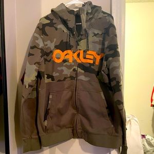 Oakley sweatshirt